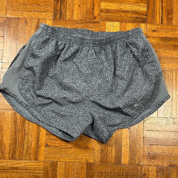 Nike Dri-Fit Running Shorts Women's Black and Gray Size Medium - Picture 1 of 3